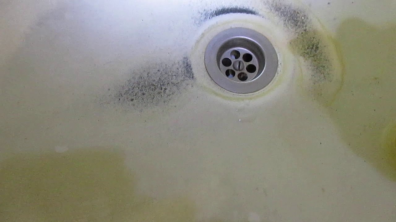 Versare il succo d'arancia e il bicarbonato nello scarico del bagno: perché ne hai bisogno e quanto spesso dovresti farlo.