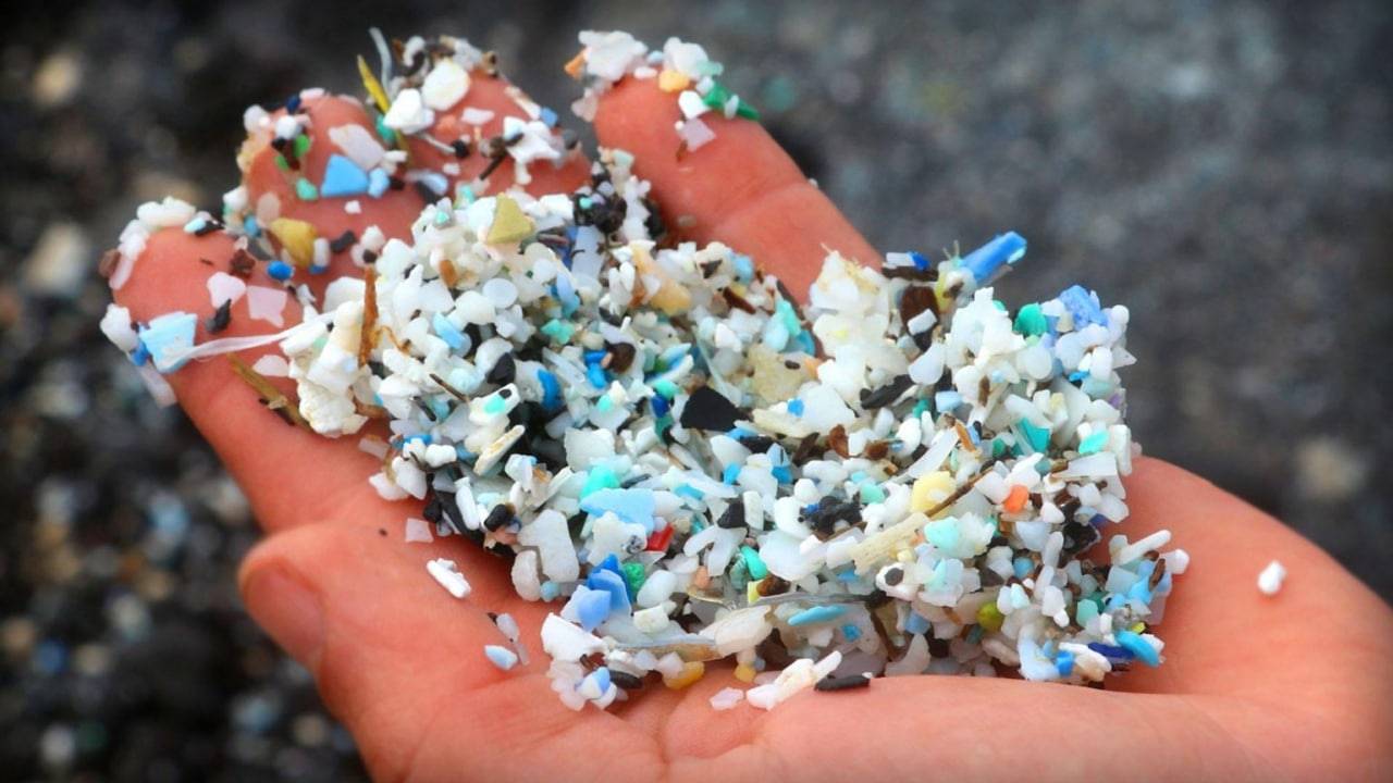 La spazzatura vale oro. Ricercatori peruviani trasformano i rifiuti in tecnologia per la disinfezione dell'energia e dell'acqua.